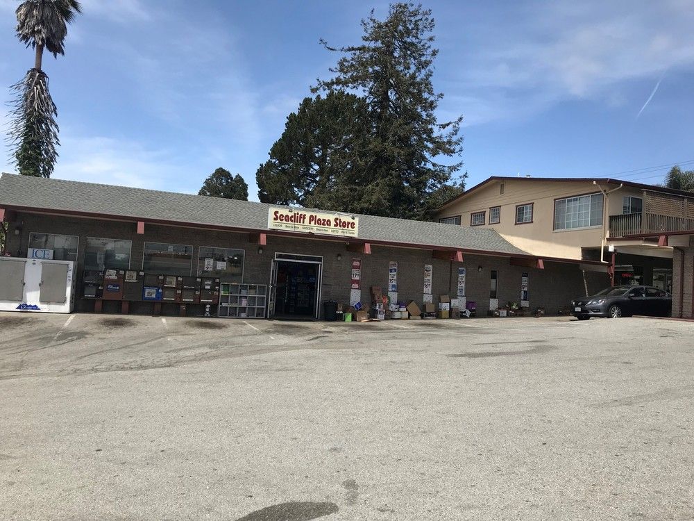 Seacliff Plaza: 219 - 225 State Park Drive, Aptos, CA 95003